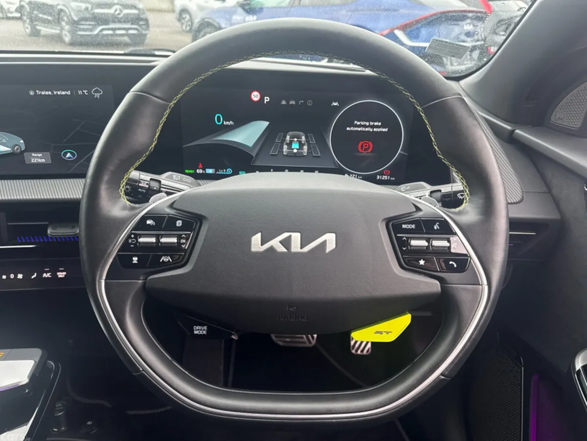 Kia EV6 SUV, Electric, 2024, White