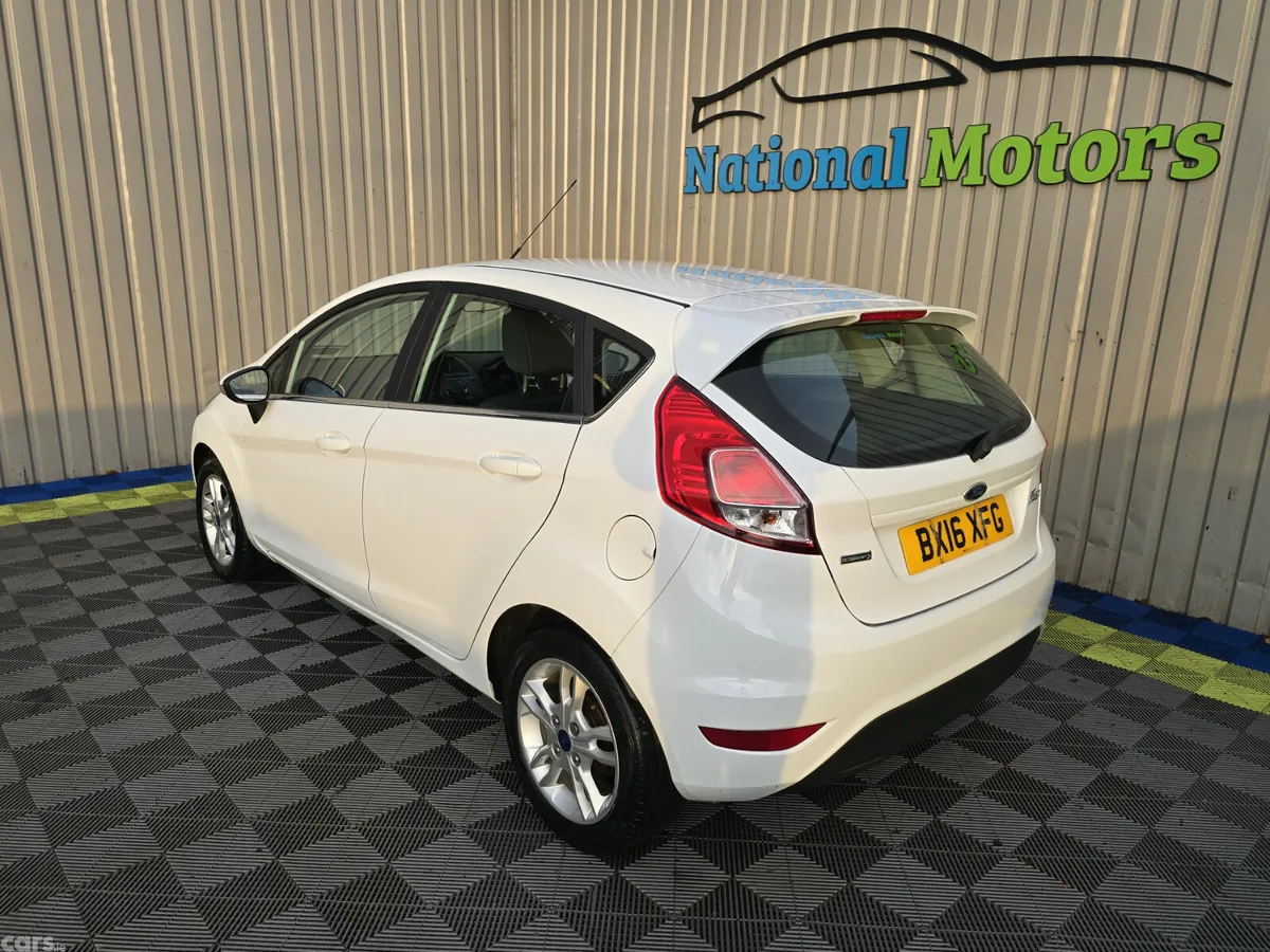 Ford Fiesta Hatchback, Petrol, 2016, White