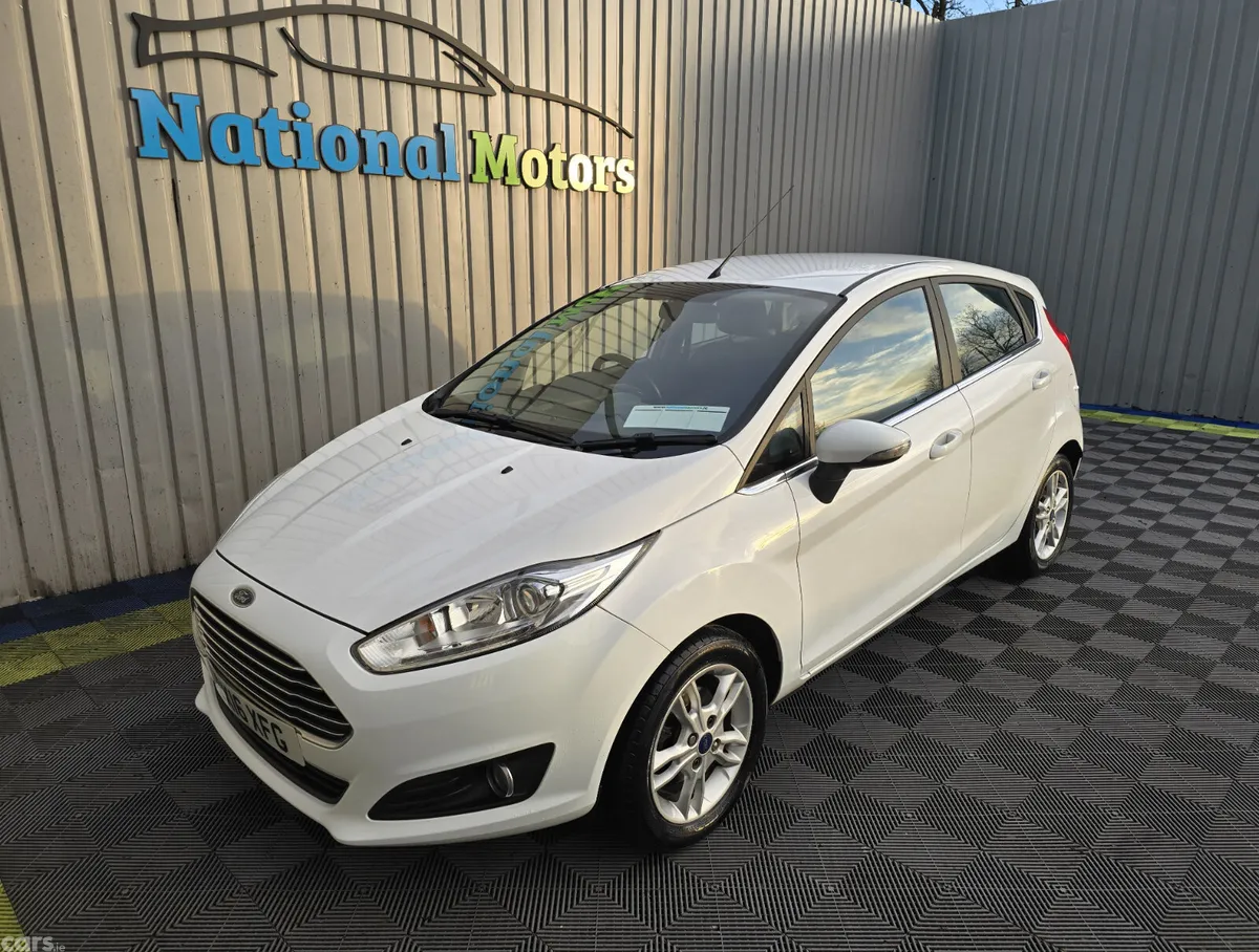 Ford Fiesta Hatchback, Petrol, 2016, White