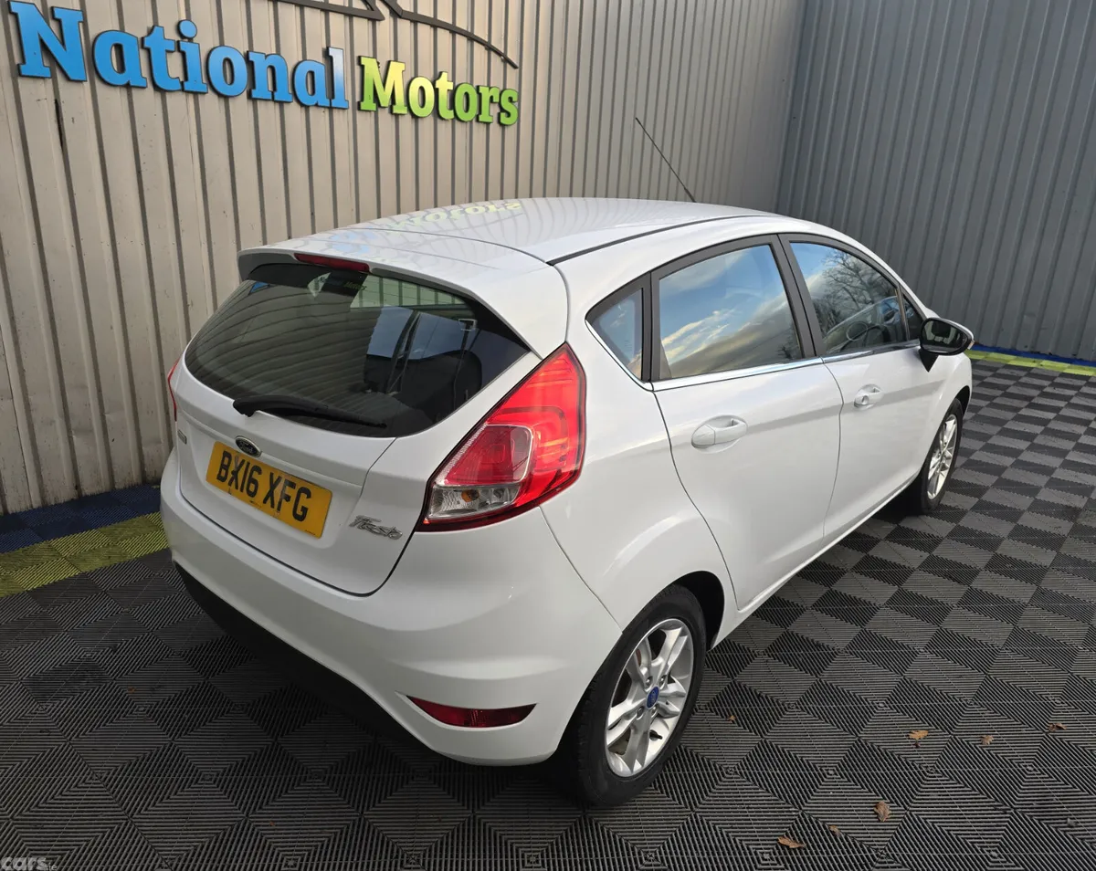Ford Fiesta Hatchback, Petrol, 2016, White