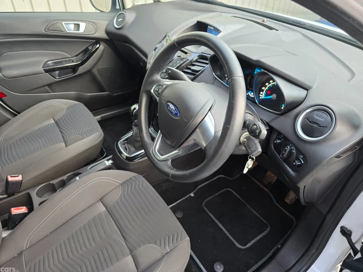 Ford Fiesta Hatchback, Petrol, 2016, White