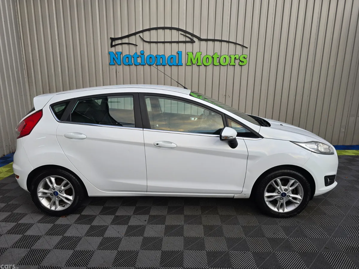 Ford Fiesta Hatchback, Petrol, 2016, White