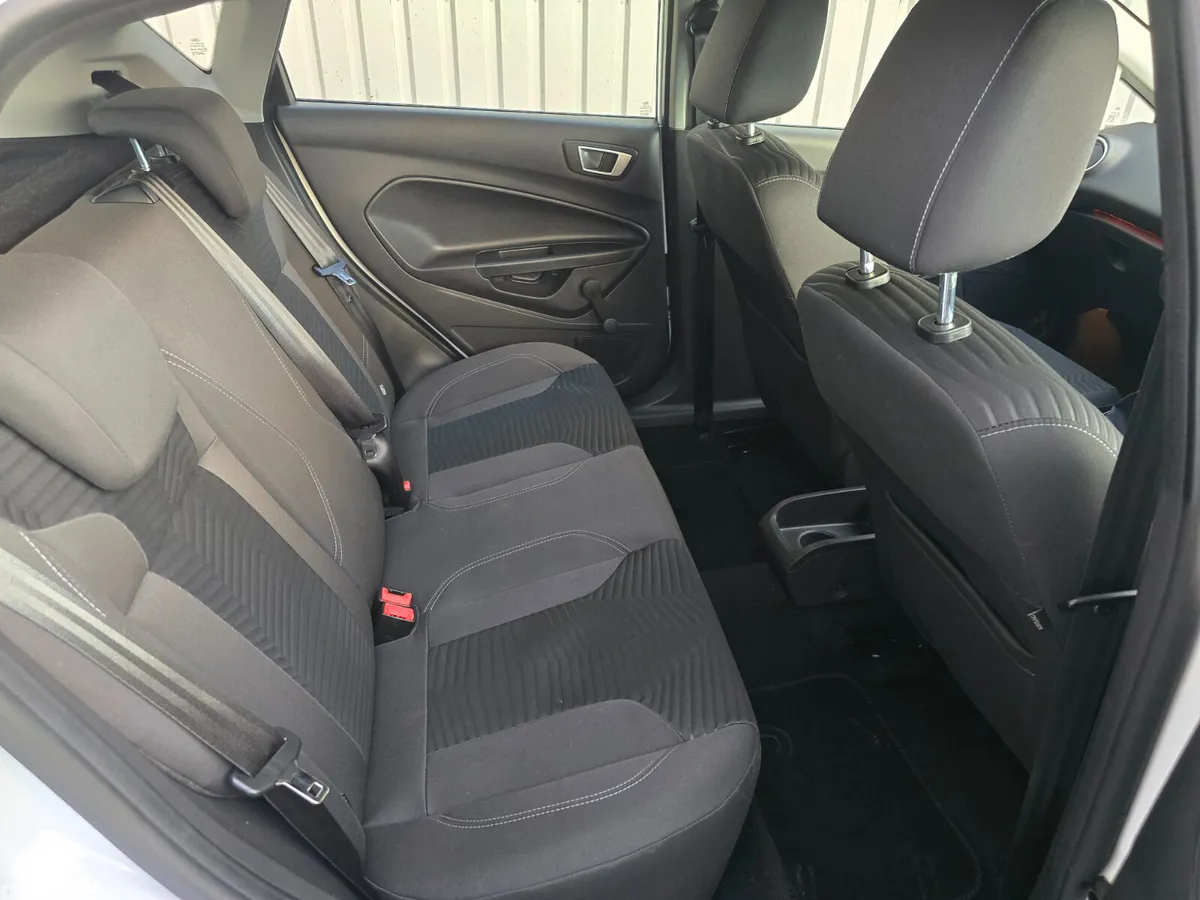 Ford Fiesta Hatchback, Petrol, 2015, White