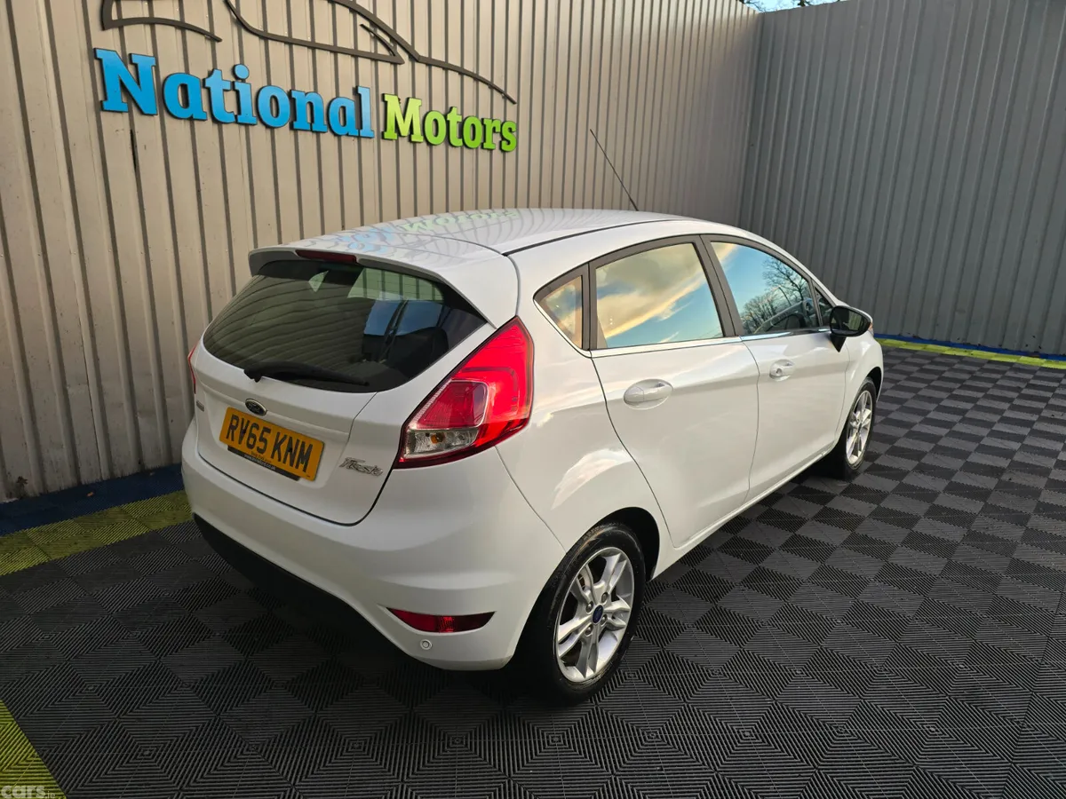 Ford Fiesta Hatchback, Petrol, 2015, White