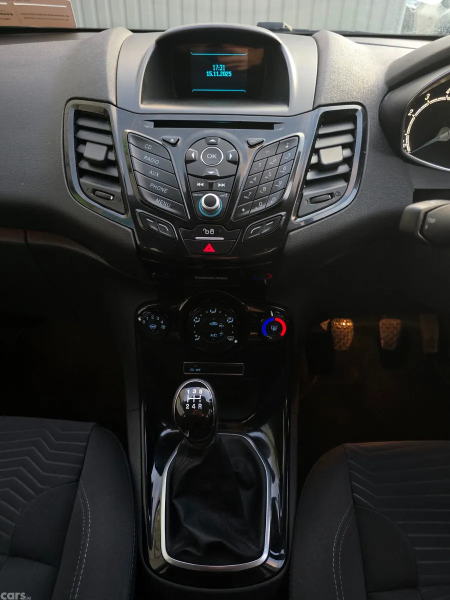 Ford Fiesta Hatchback, Petrol, 2015, White