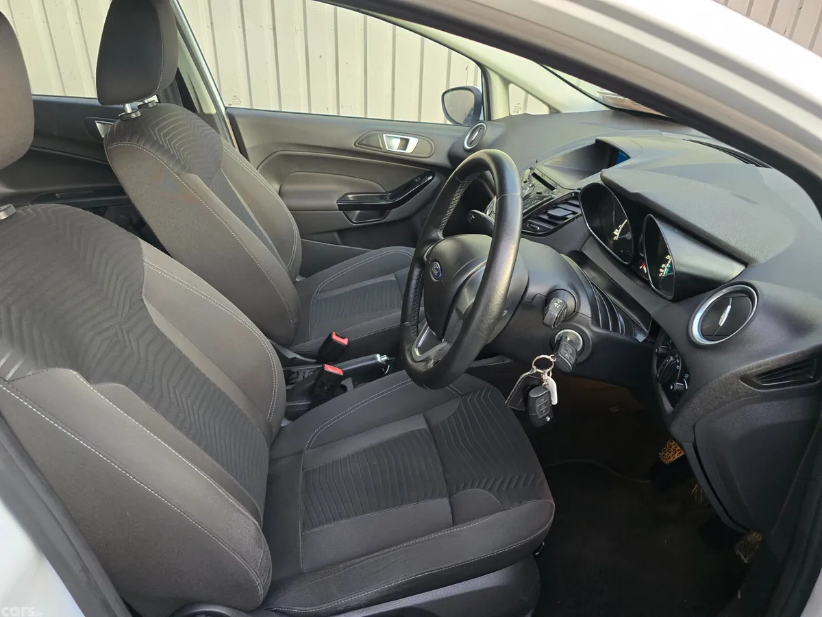 Ford Fiesta Hatchback, Petrol, 2015, White