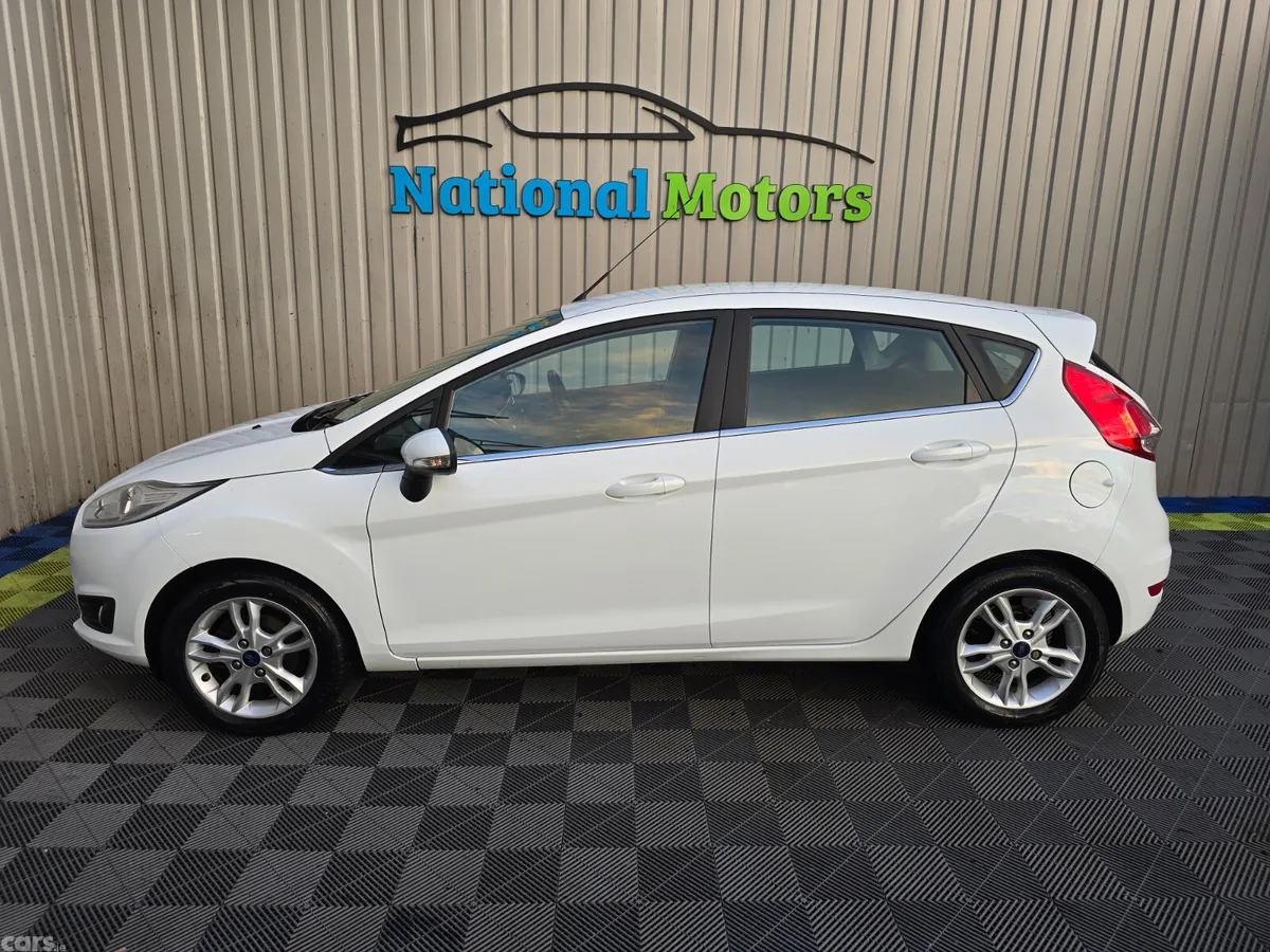 Ford Fiesta Hatchback, Petrol, 2015, White