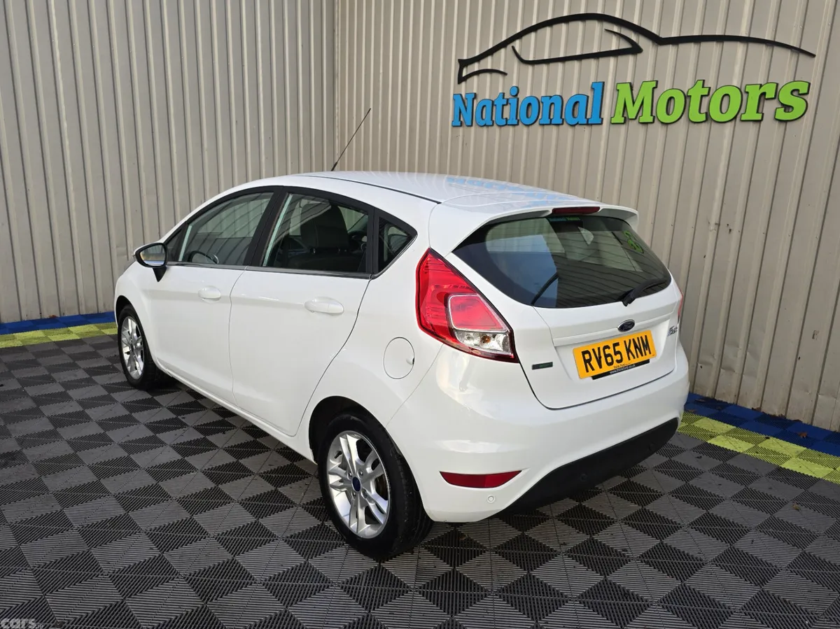 Ford Fiesta Hatchback, Petrol, 2015, White