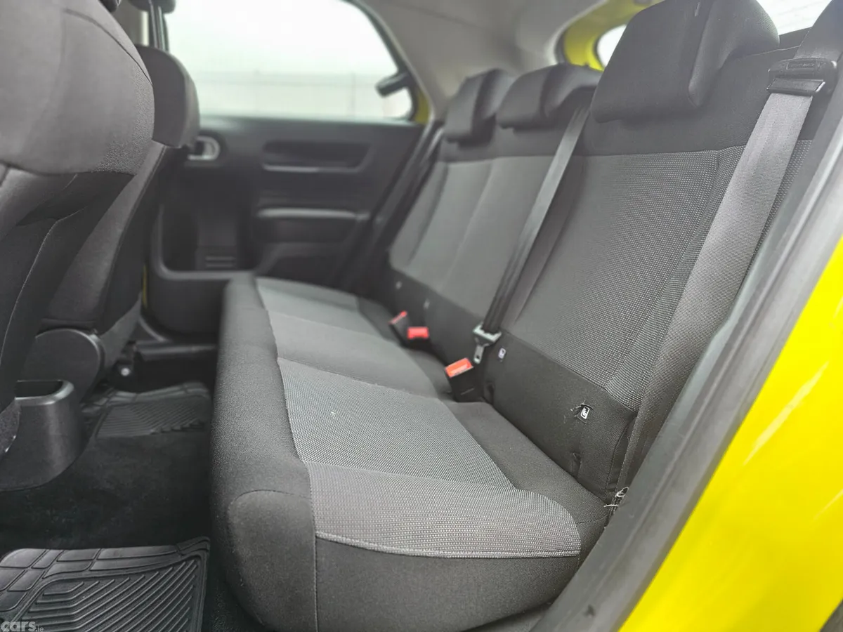 Citroen C4 Hatchback, Petrol, 2015, Yellow