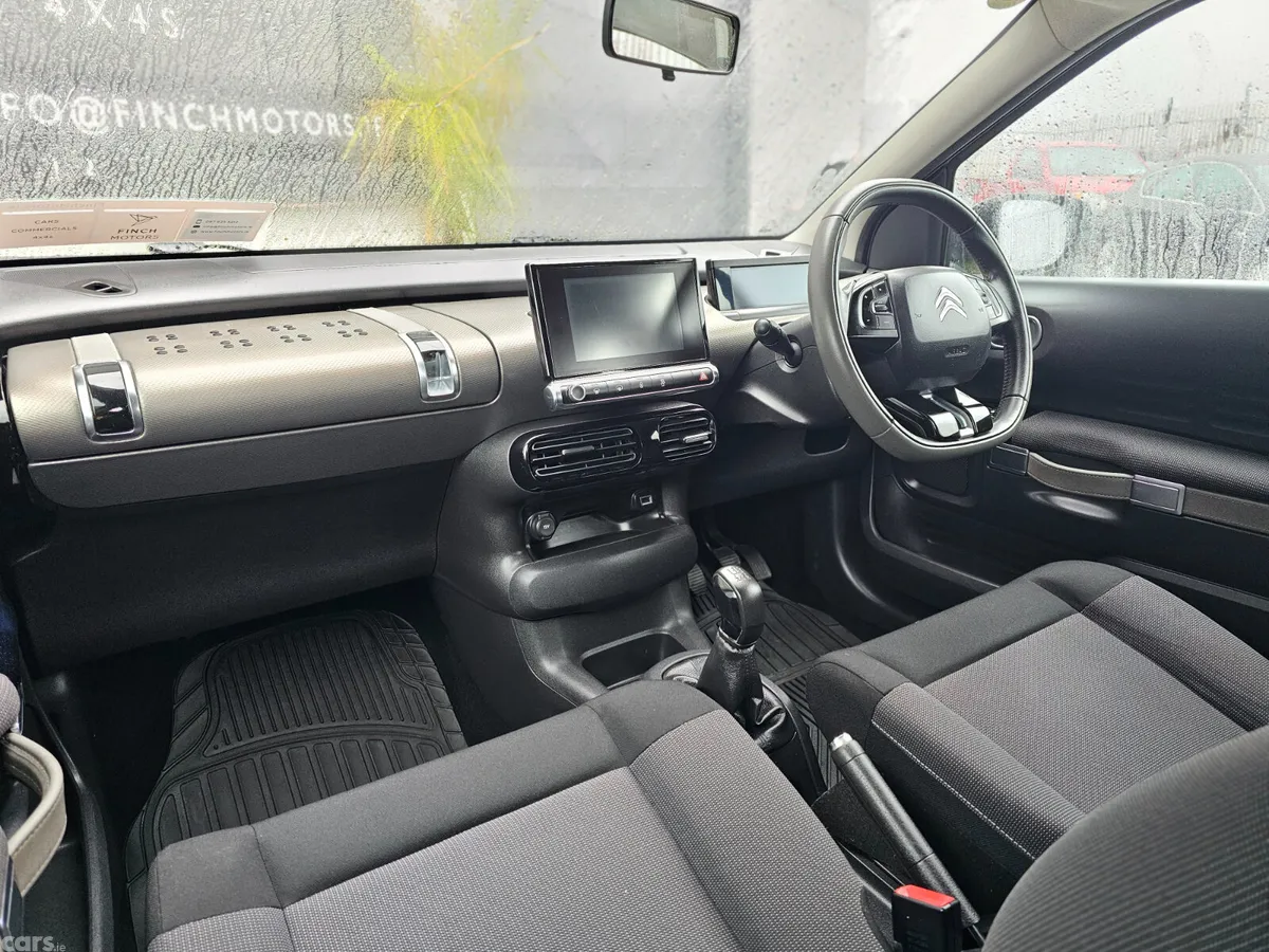 Citroen C4 Hatchback, Petrol, 2015, Yellow