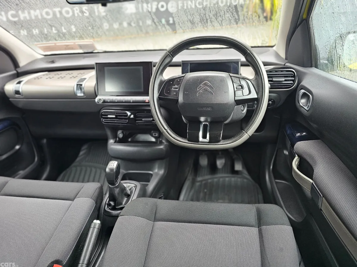 Citroen C4 Hatchback, Petrol, 2015, Yellow