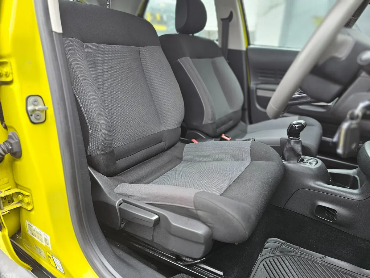 Citroen C4 Hatchback, Petrol, 2015, Yellow