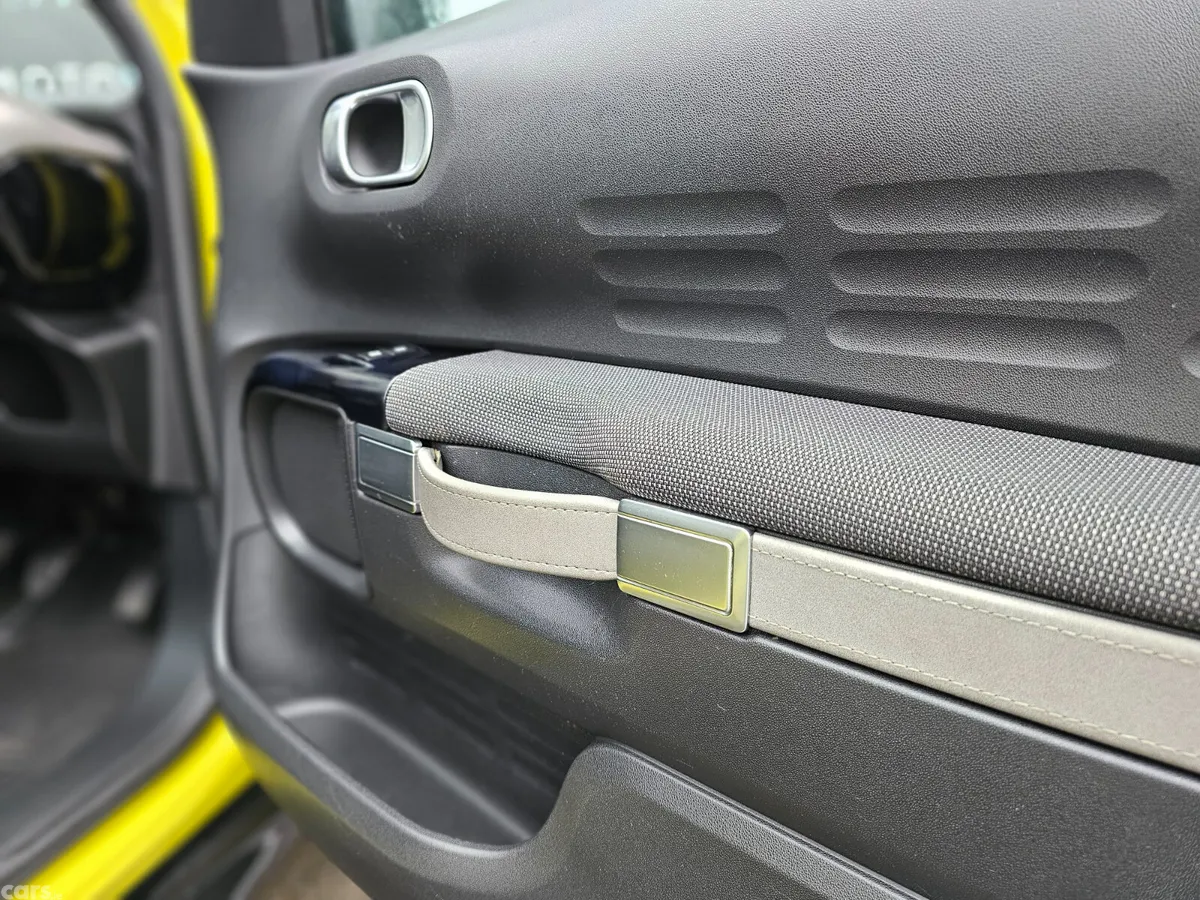 Citroen C4 Hatchback, Petrol, 2015, Yellow