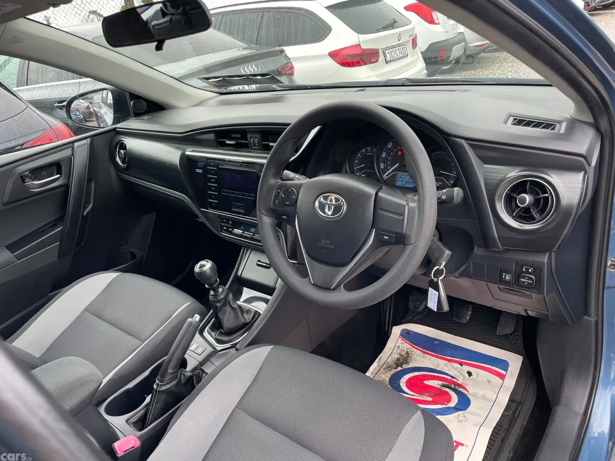Toyota Auris Estate, Diesel, 2016, Blue