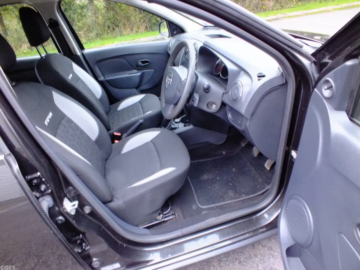 Dacia Sandero Stepway Hatchback, Diesel, 2016, Black