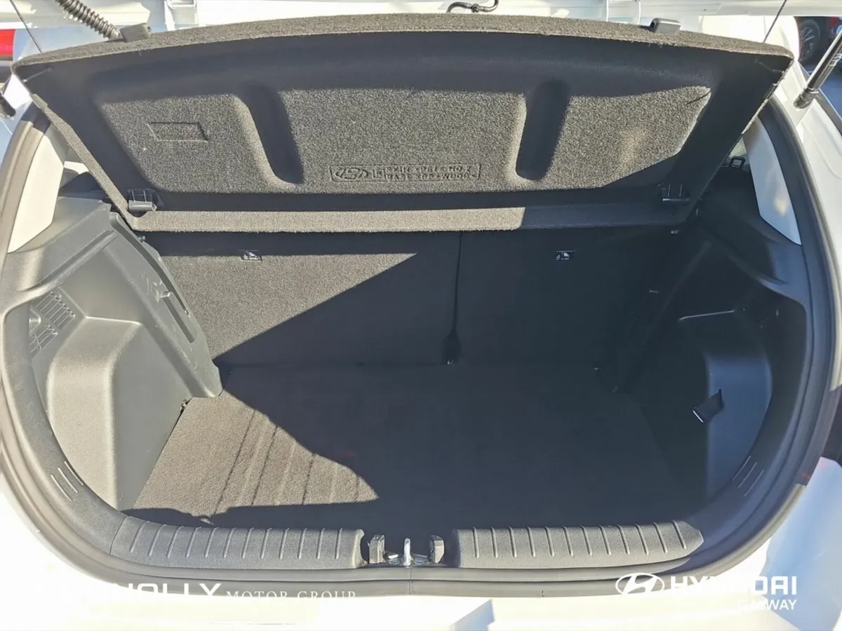 Hyundai i20 Hatchback, Petrol, 2026, White