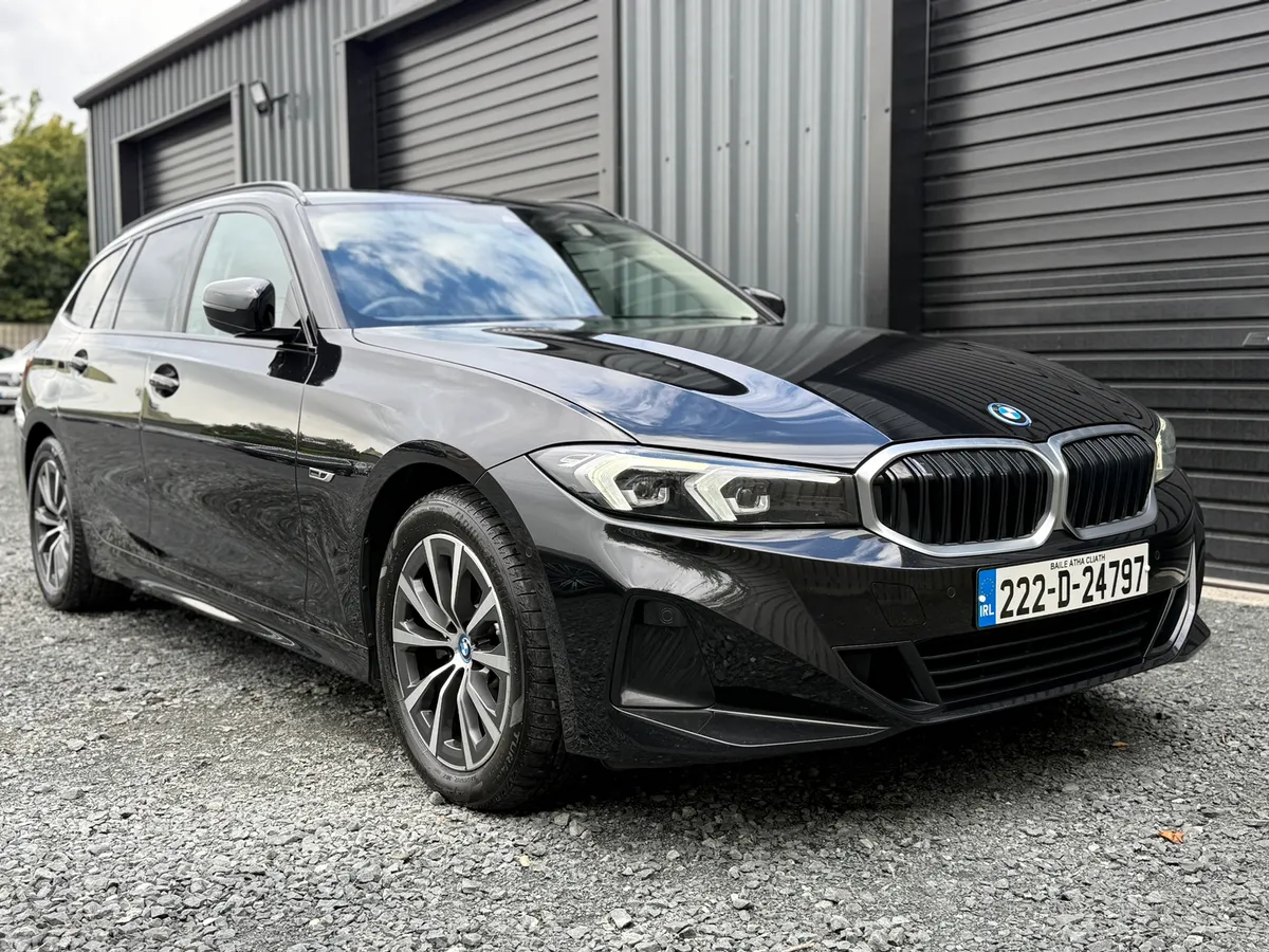 BMW 3-Series Estate, Petrol Hybrid, 2022, Black
