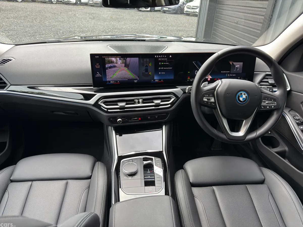 BMW 3-Series Estate, Petrol Hybrid, 2022, Black
