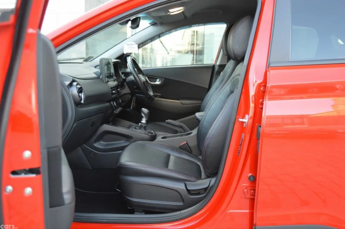 Hyundai KONA MPV, Petrol, 2021, Red