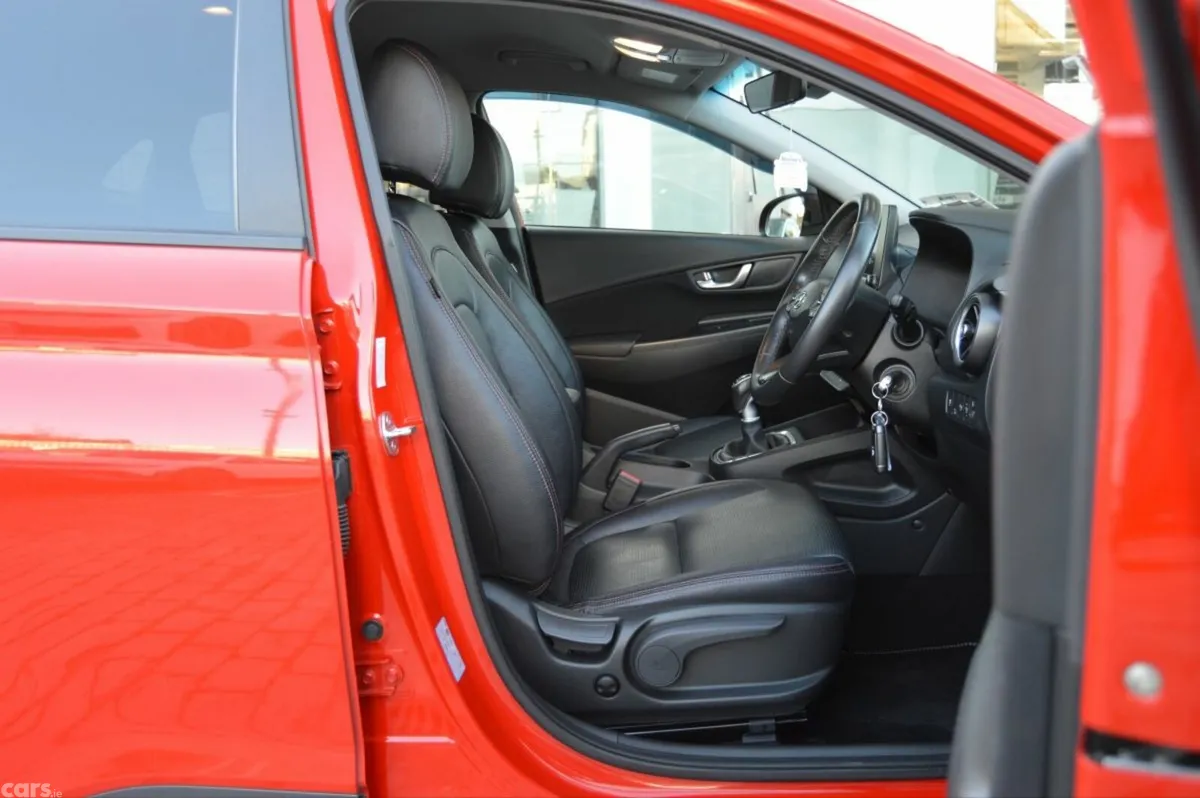 Hyundai KONA MPV, Petrol, 2021, Red