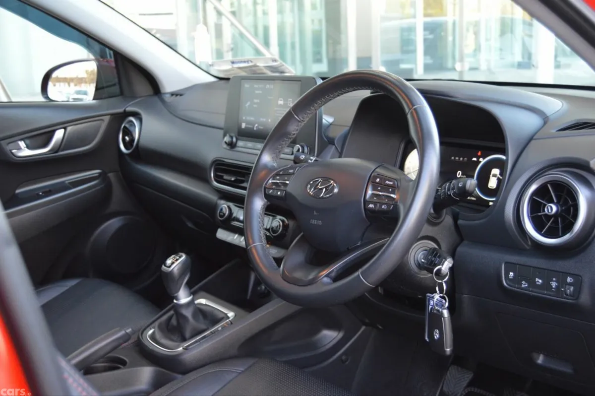Hyundai KONA MPV, Petrol, 2021, Red