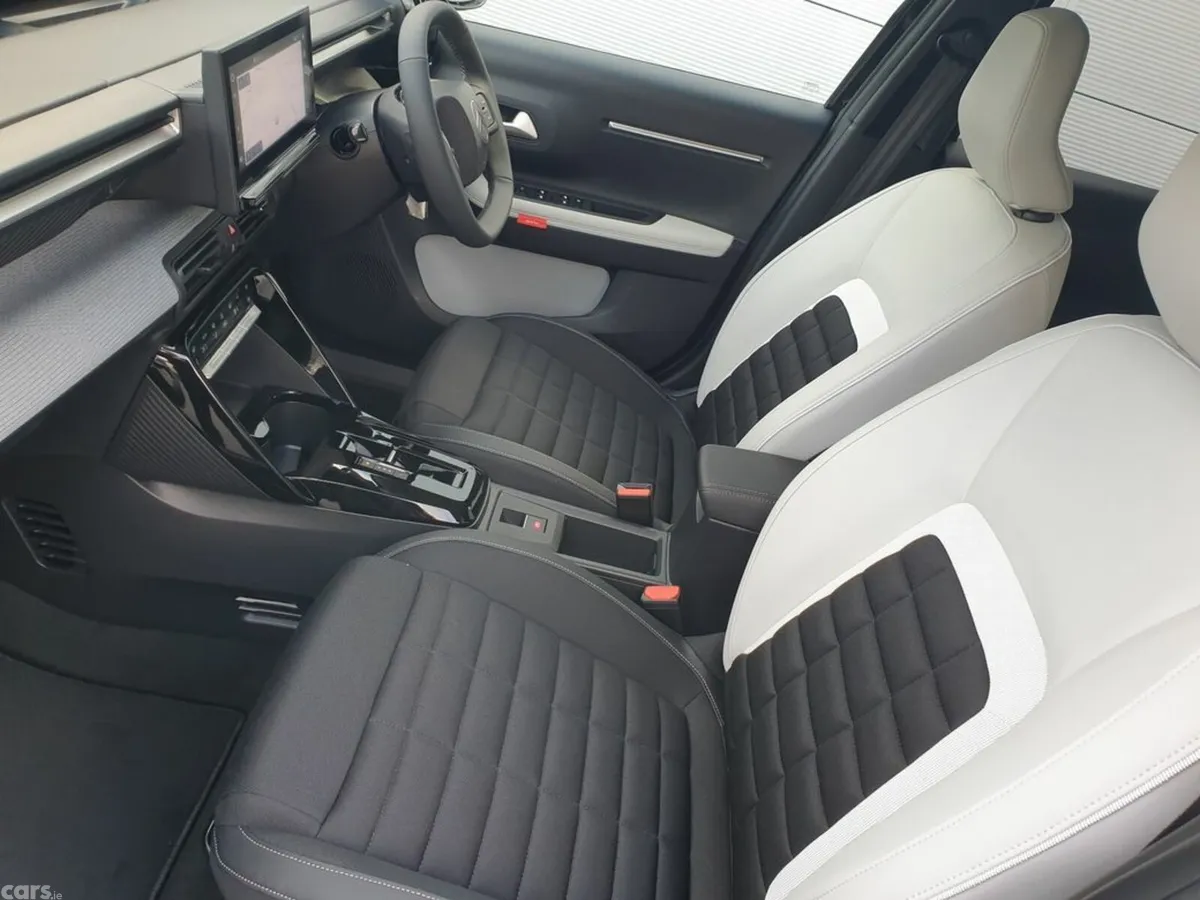 Citroen C3 Aircross SUV, Petrol Hybrid, 2027, Black