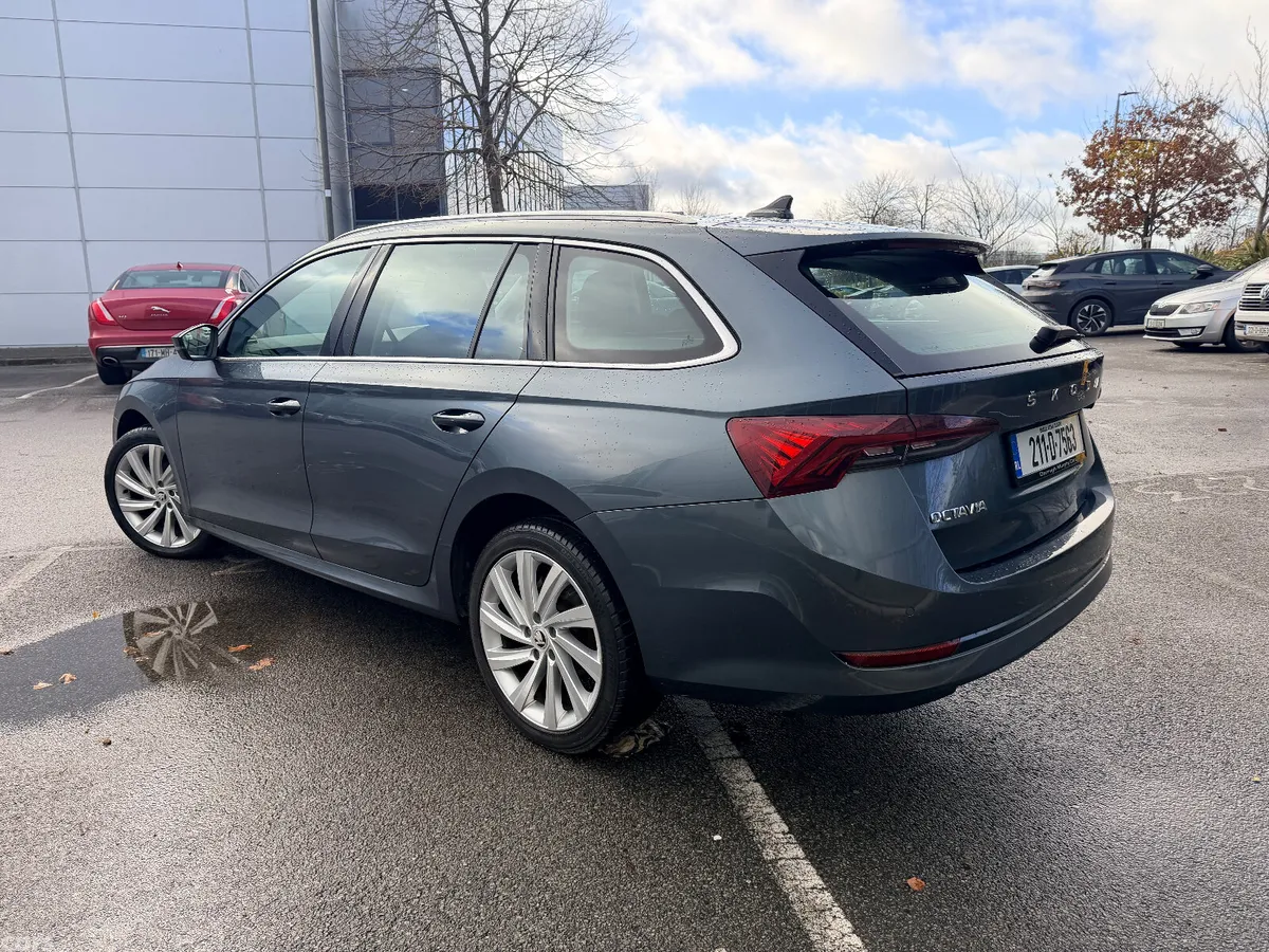 Skoda Octavia Estate, Diesel, 2021, Grey