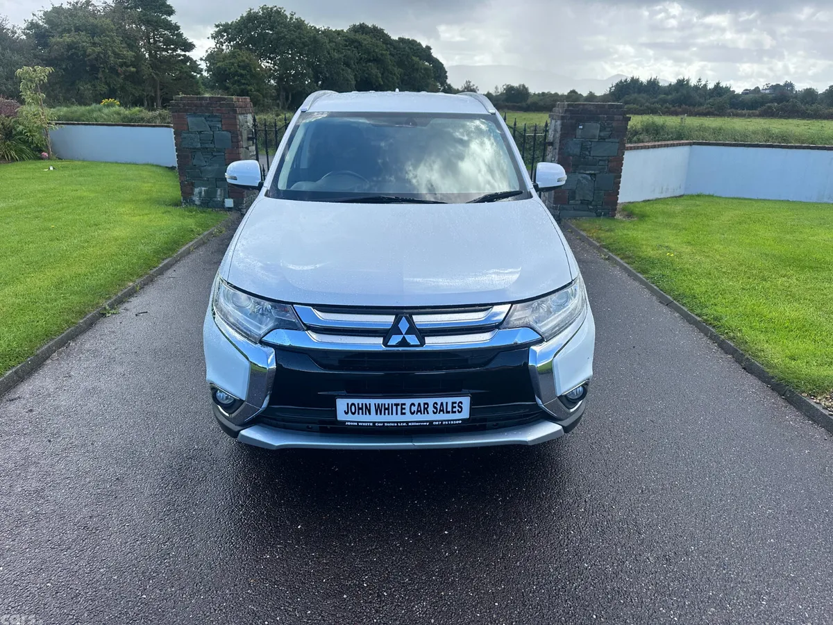 Mitsubishi Outlander SUV, Diesel, 2017, White