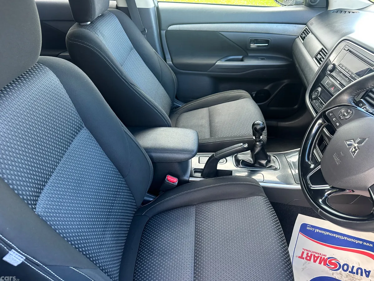 Mitsubishi Outlander SUV, Diesel, 2017, White