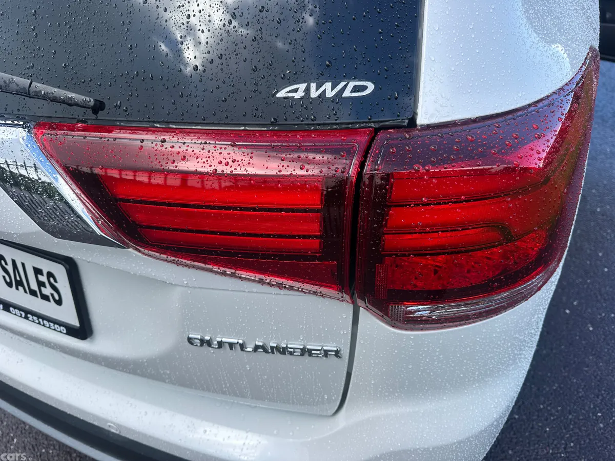 Mitsubishi Outlander SUV, Diesel, 2017, White