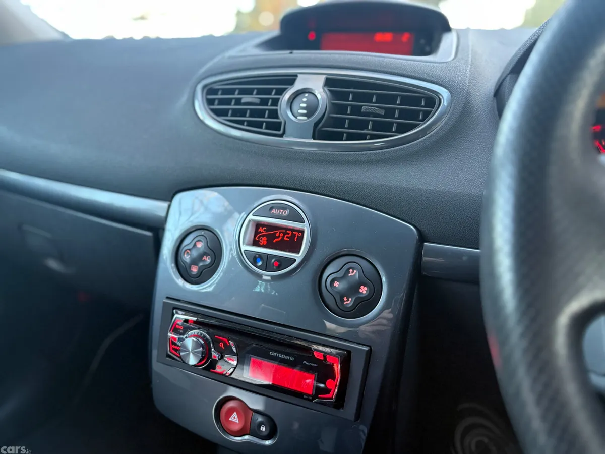 Renault Clio Hatchback, Petrol, 2010, Blue