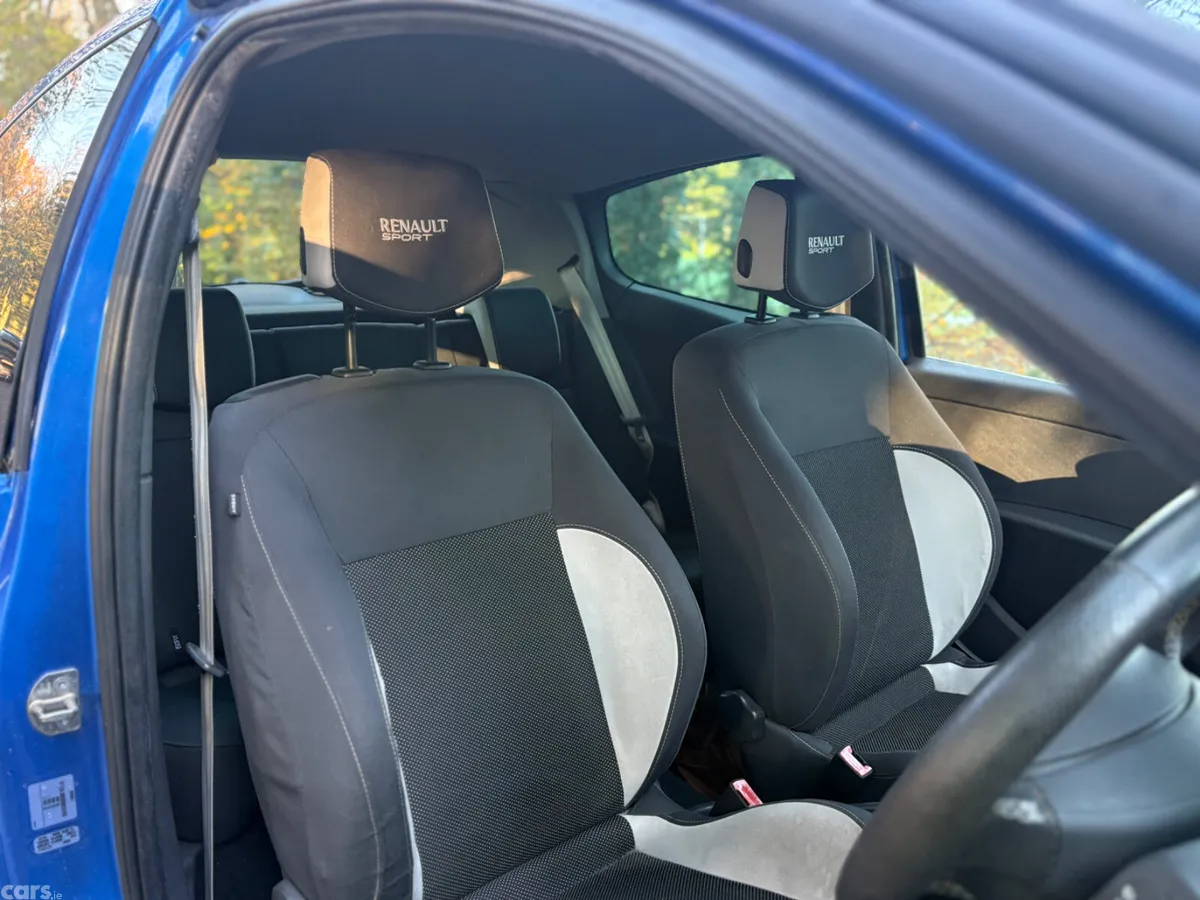 Renault Clio Hatchback, Petrol, 2010, Blue