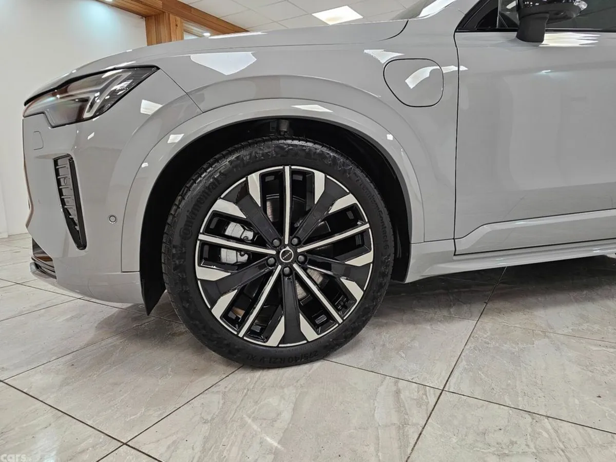 Volvo XC90 SUV, Petrol Plug-in Hybrid, 2026, Silver