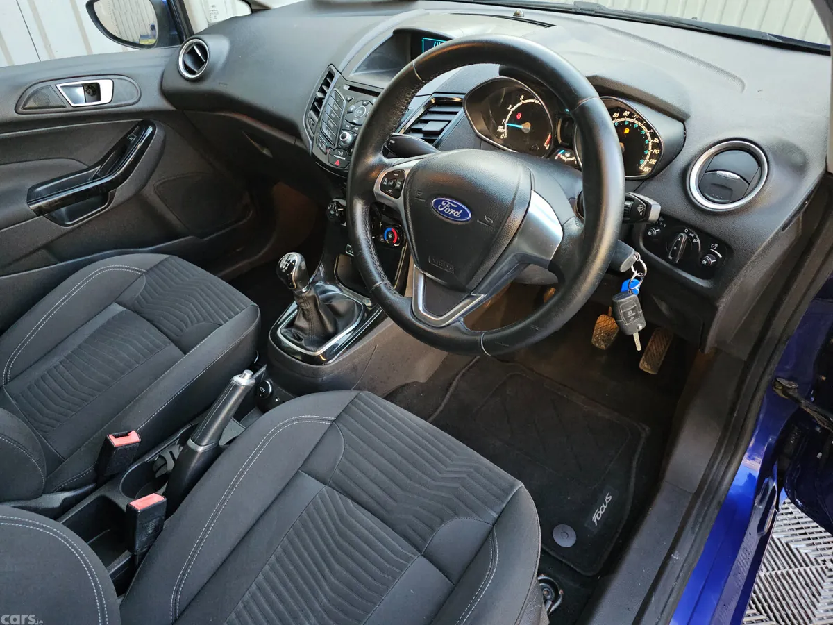 Ford Fiesta Hatchback, Petrol, 2015, Blue