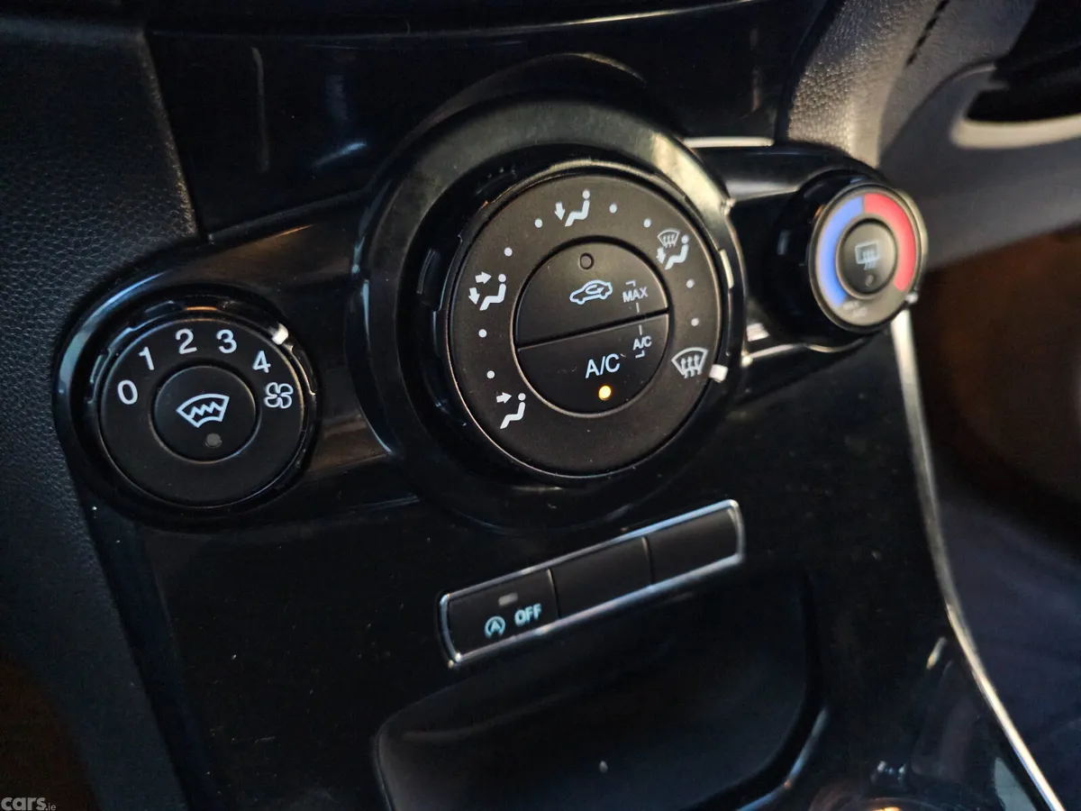Ford Fiesta Hatchback, Petrol, 2015, Blue