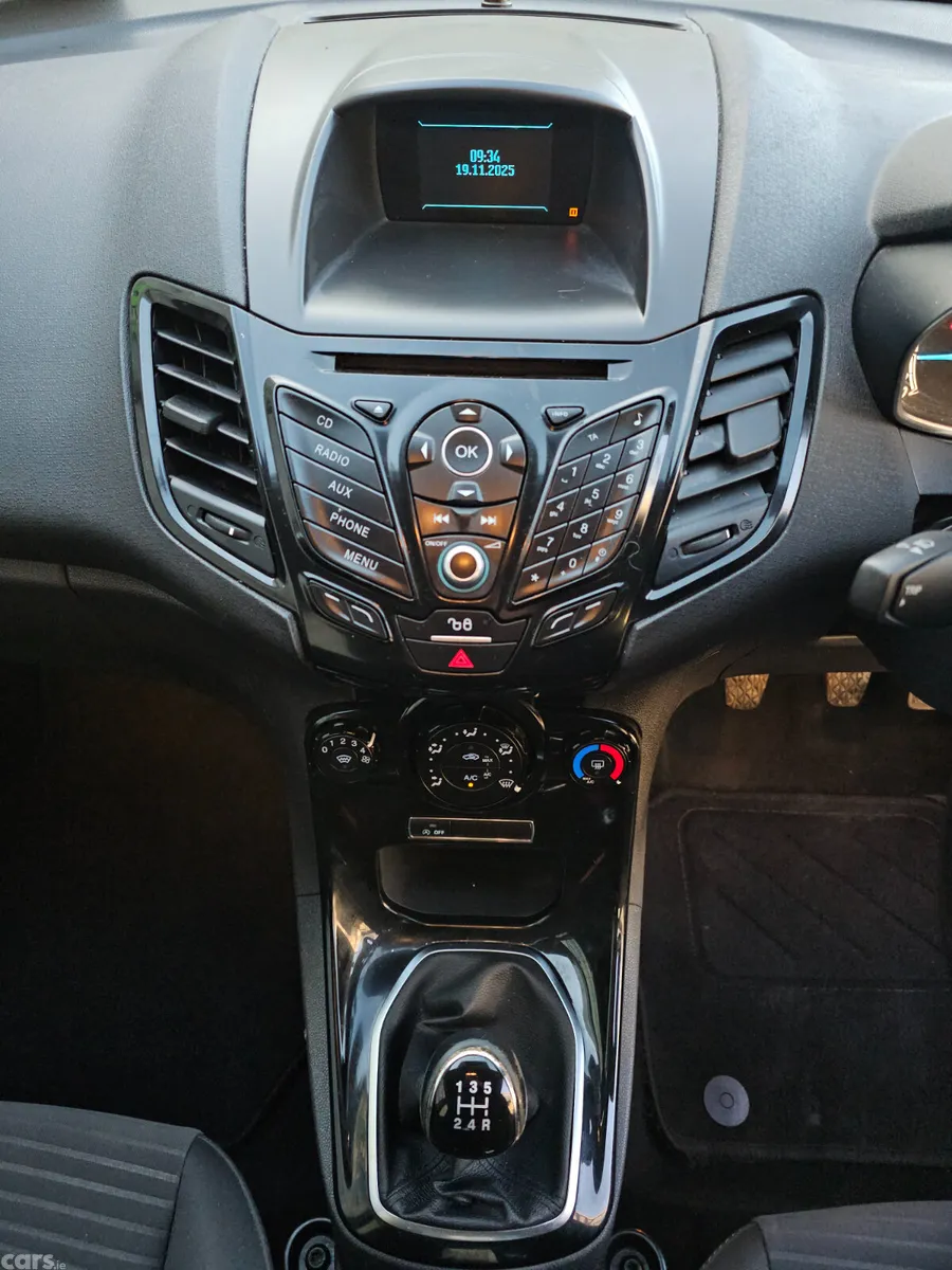 Ford Fiesta Hatchback, Petrol, 2015, Blue