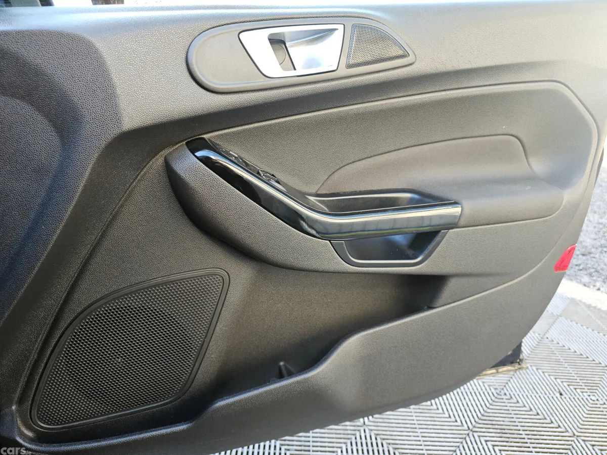 Ford Fiesta Hatchback, Petrol, 2016, Black