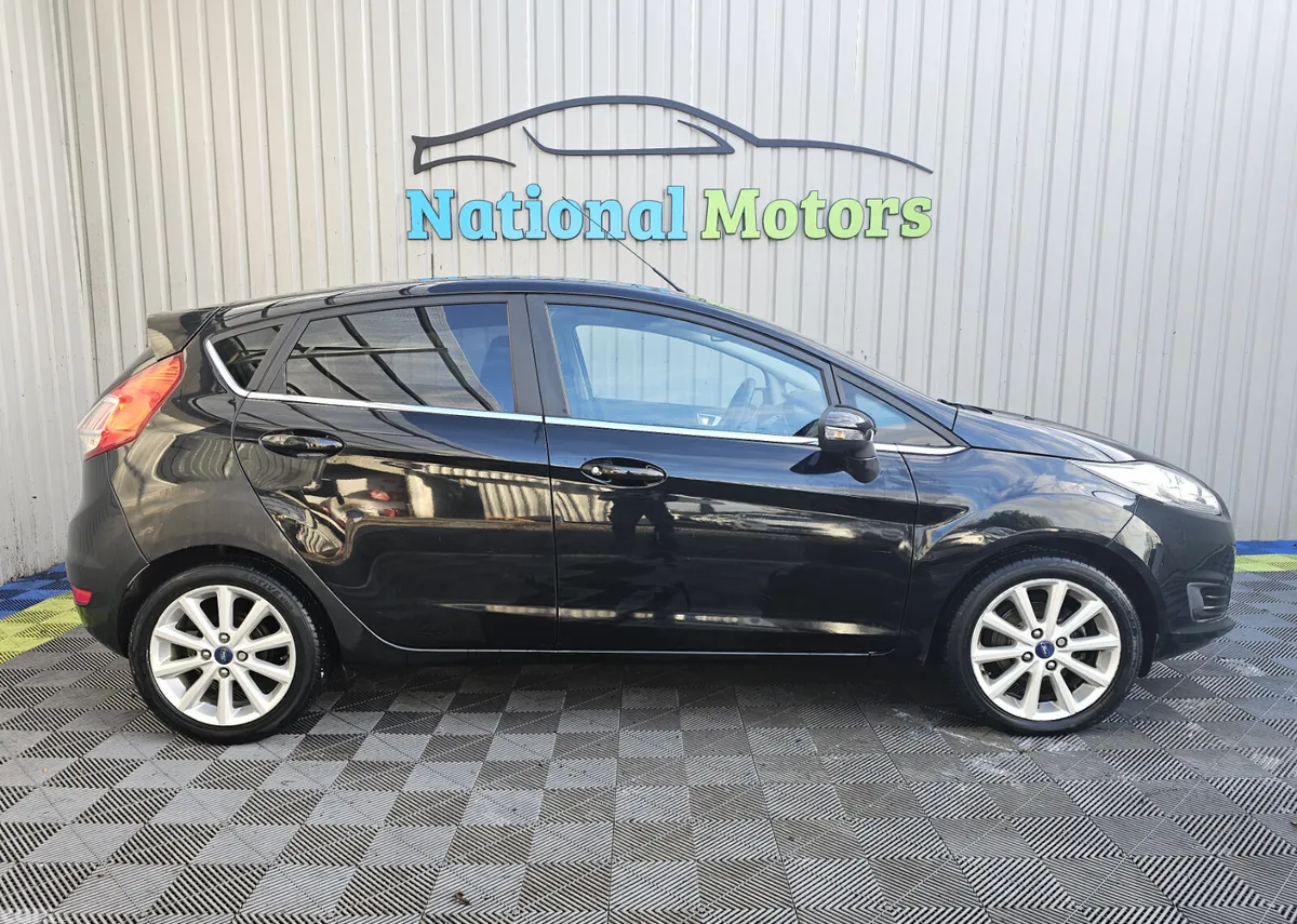 Ford Fiesta Hatchback, Petrol, 2016, Black