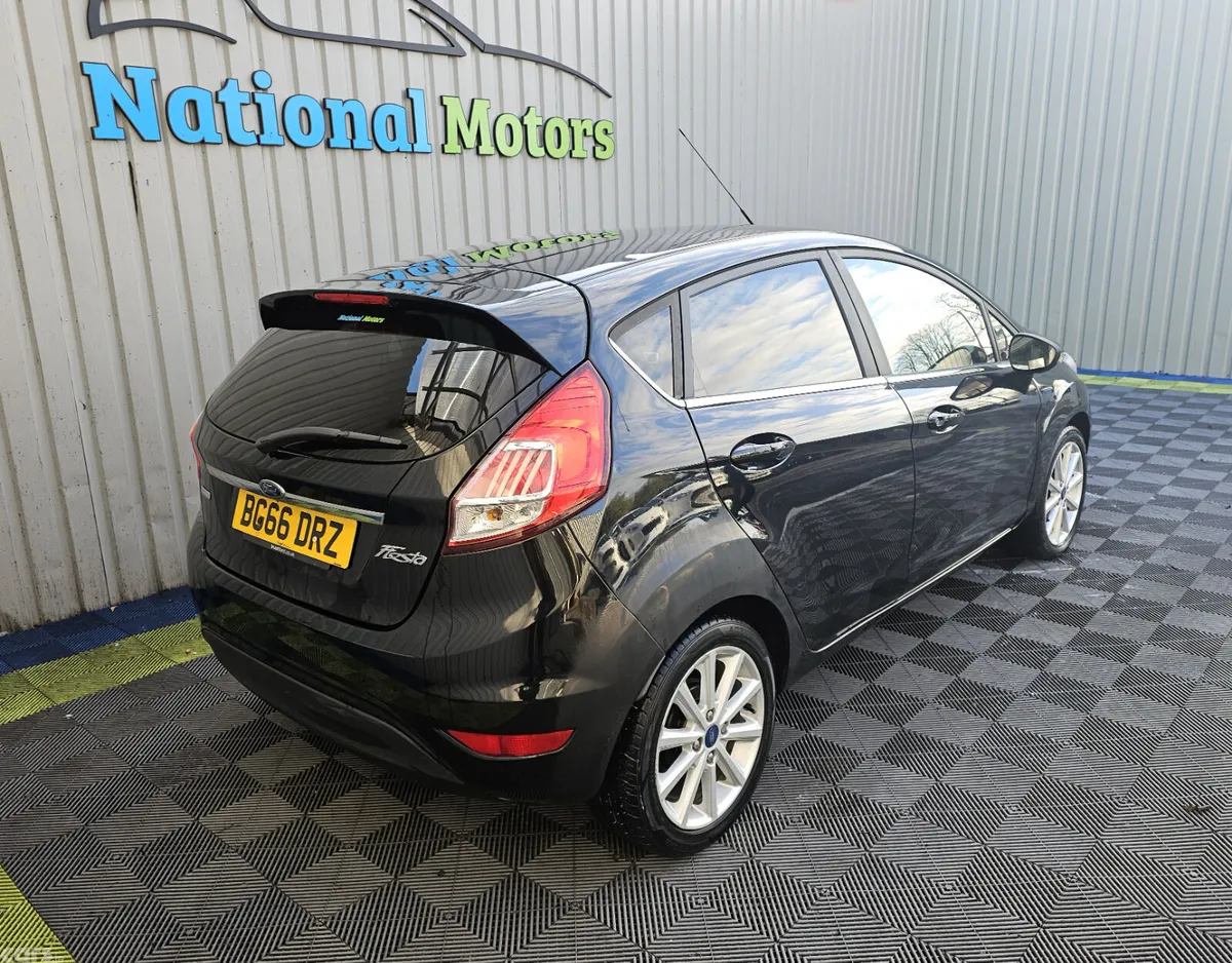 Ford Fiesta Hatchback, Petrol, 2016, Black