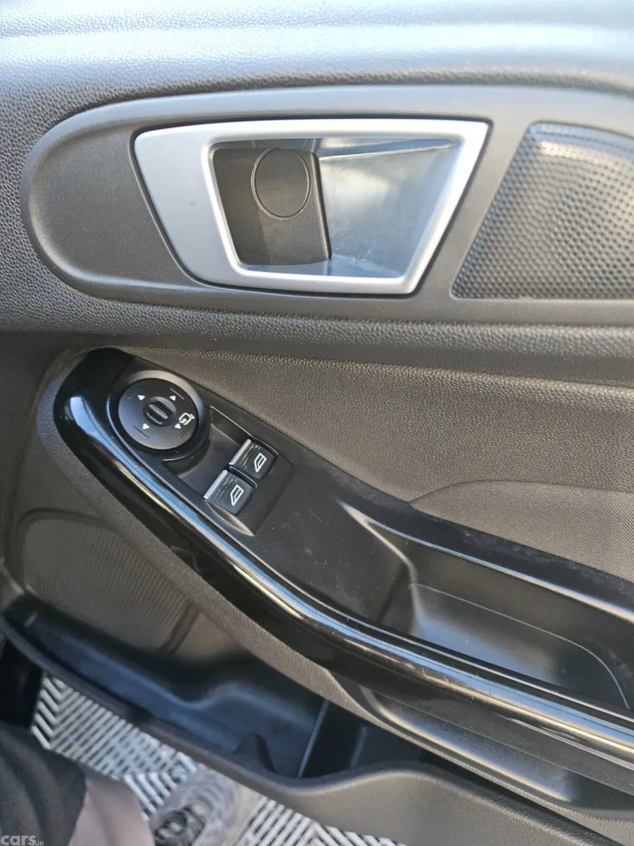Ford Fiesta Hatchback, Petrol, 2016, Black