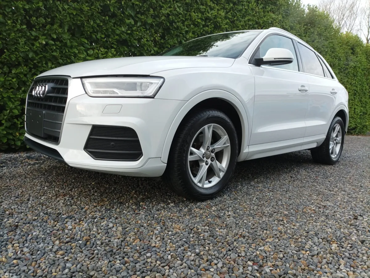 Audi Q3 Hatchback, Petrol, 2017, White