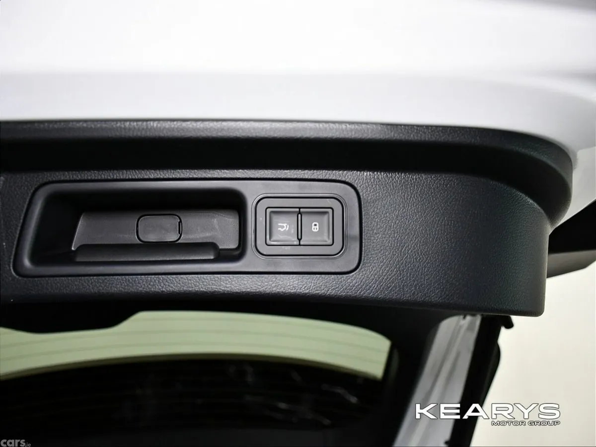 BYD SEAL U SUV, Petrol Plug-in Hybrid, 2027, White