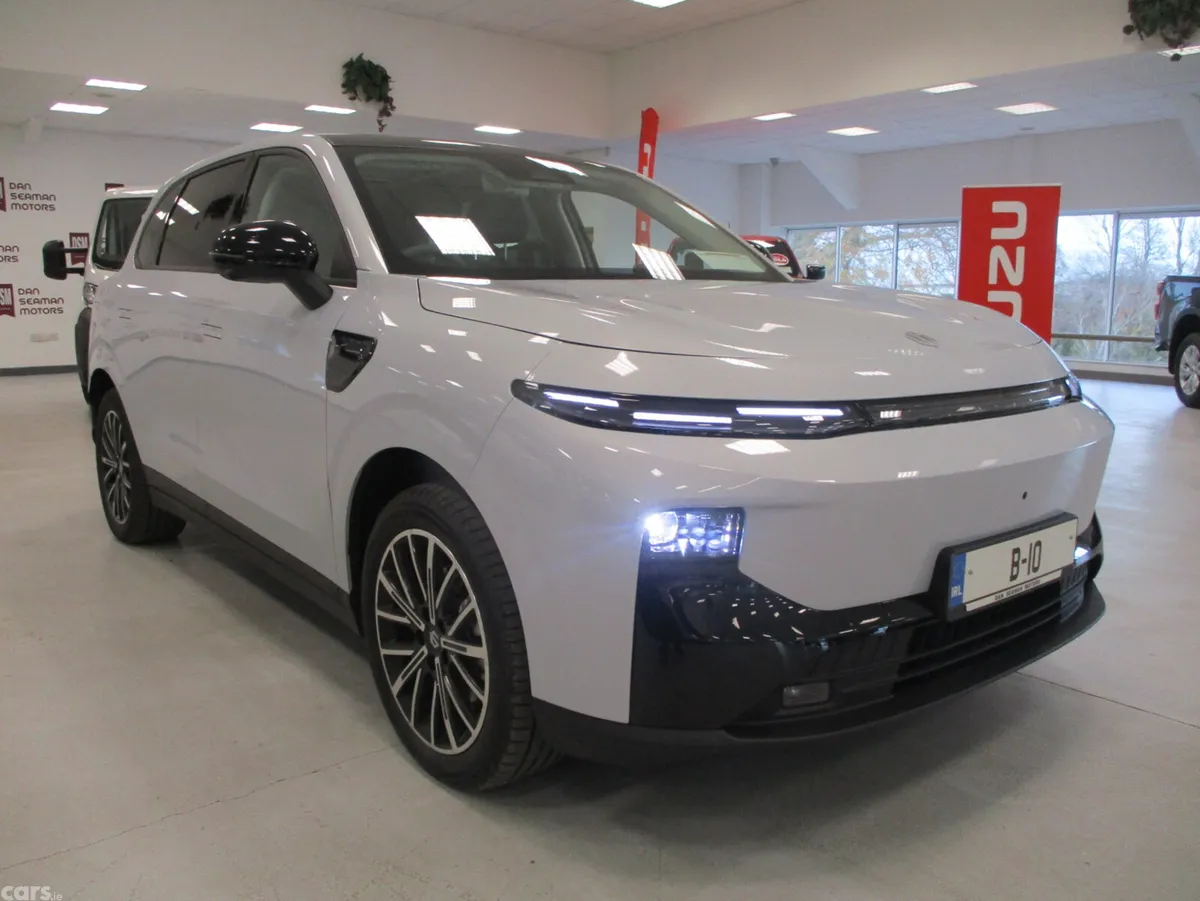 Leapmotor B10 Hatchback, Electric, 2027, Silver