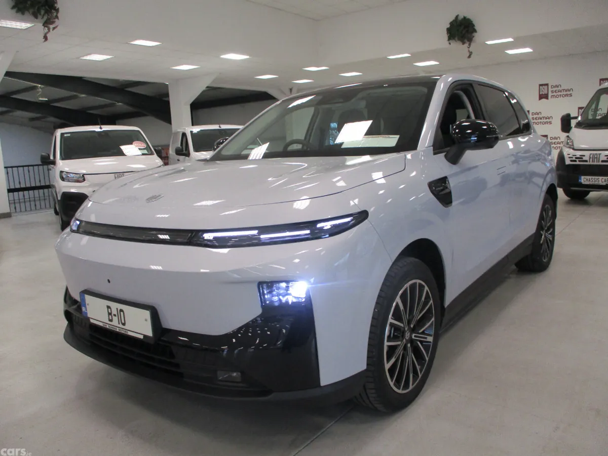 Leapmotor B10 Hatchback, Electric, 2027, Silver
