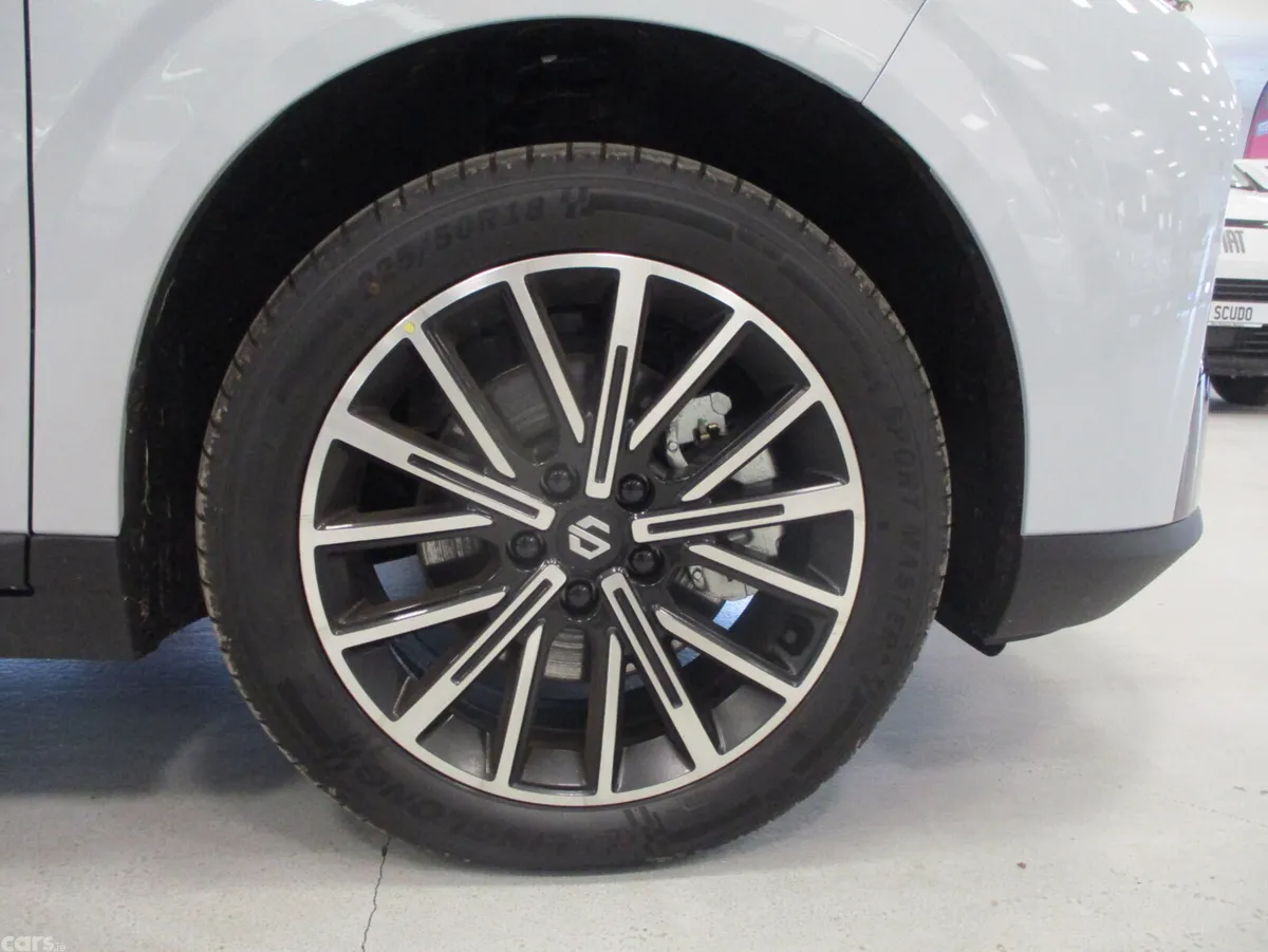 Leapmotor B10 Hatchback, Electric, 2027, Silver