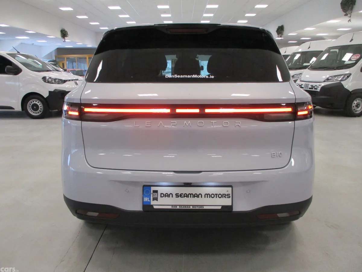 Leapmotor B10 Hatchback, Electric, 2027, Silver