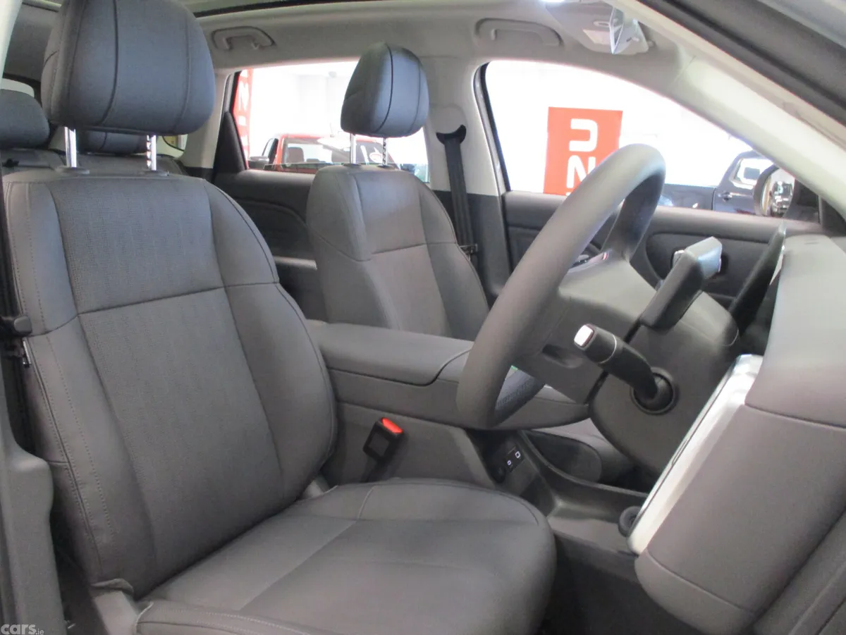 Leapmotor B10 Hatchback, Electric, 2027, Silver