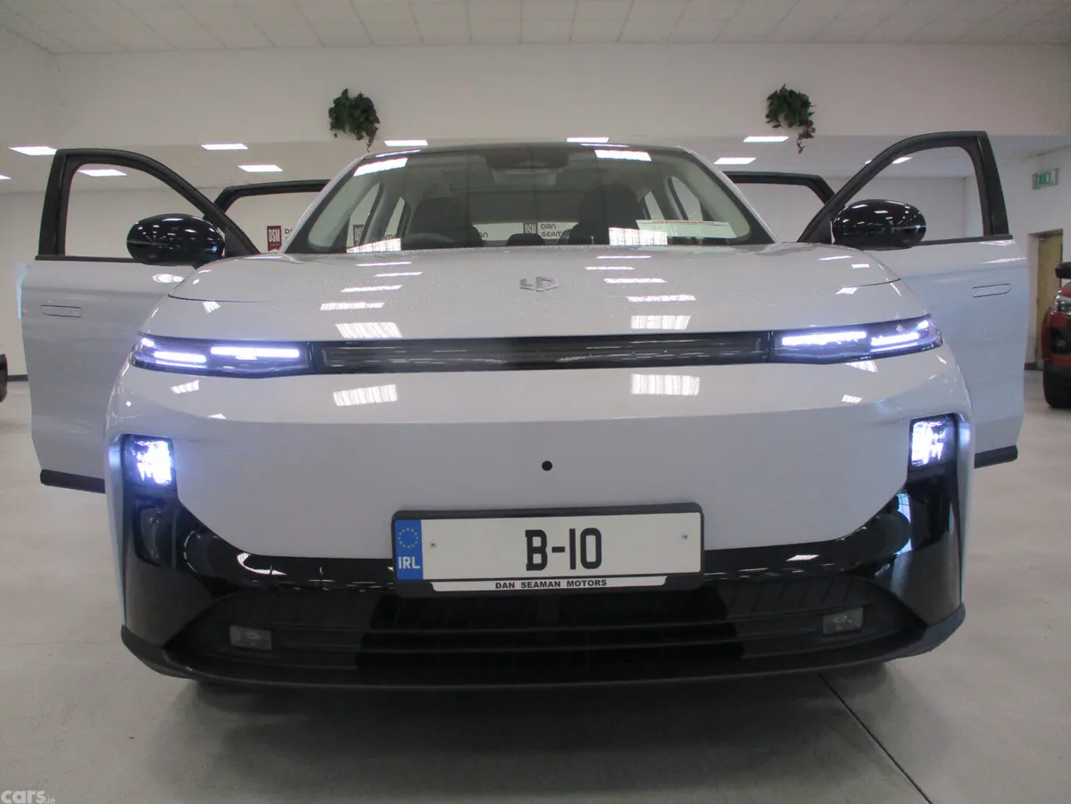 Leapmotor B10 Hatchback, Electric, 2027, Silver
