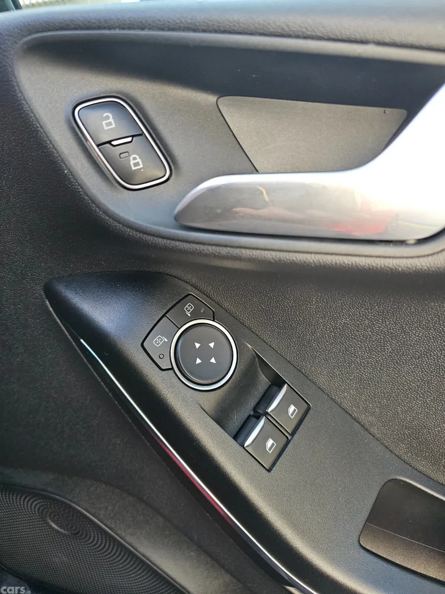 Ford Fiesta Hatchback, Petrol, 2018, Red