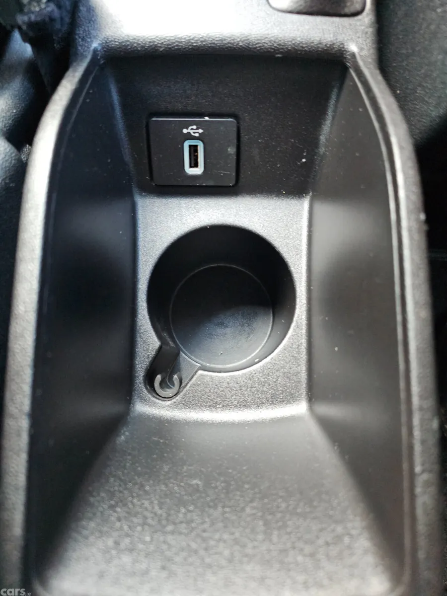 Ford Fiesta Hatchback, Petrol, 2018, Red